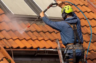 Démoussage et hydrofuge de toiture à Commeaux